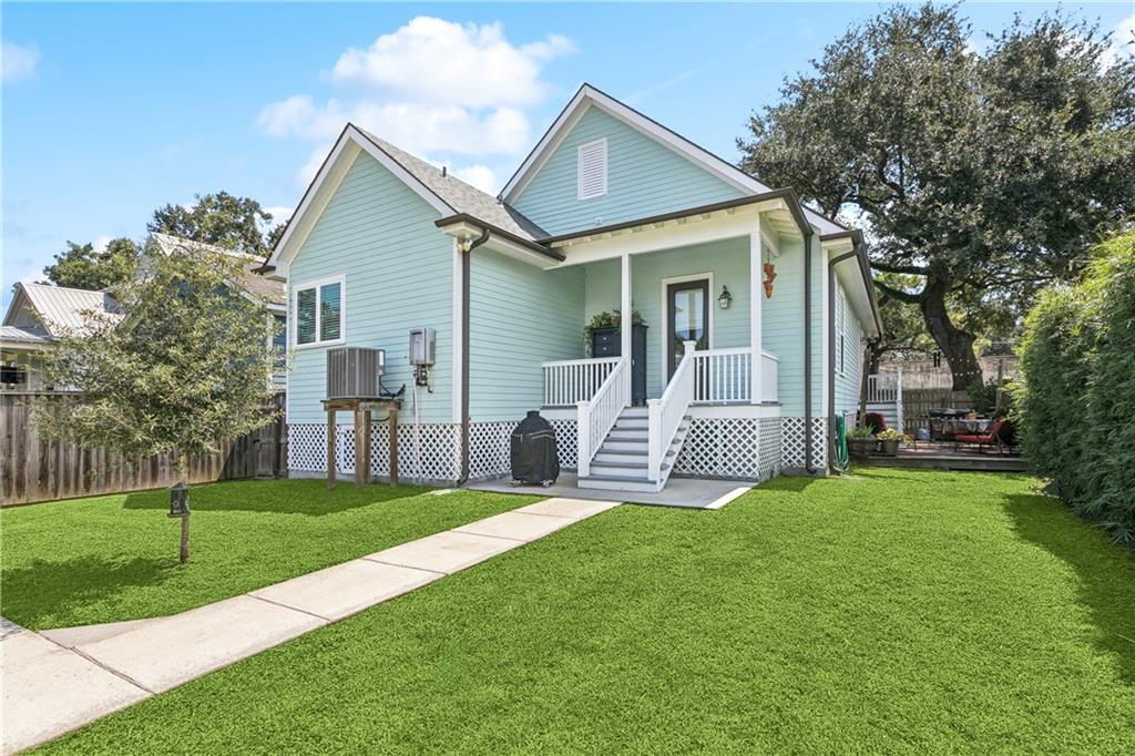 New Orleans, Louisiana 70124, United States, 3 Bedrooms Bedrooms, ,2 BathroomsBathrooms,Residential,Pending,197720