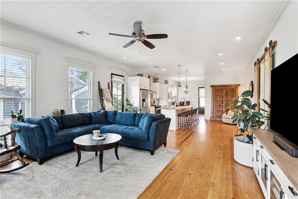 New Orleans, Louisiana 70124, United States, 3 Bedrooms Bedrooms, ,2 BathroomsBathrooms,Residential,Pending,197720