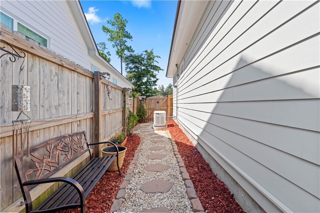 Covington, Louisiana 70433, United States, 3 Bedrooms Bedrooms, ,2 BathroomsBathrooms,Residential,Pending,198678