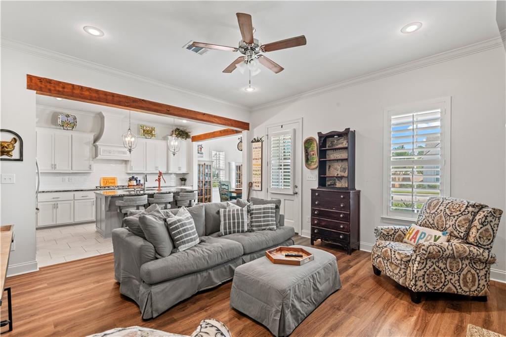 Covington, Louisiana 70433, United States, 3 Bedrooms Bedrooms, ,2 BathroomsBathrooms,Residential,Pending,198678