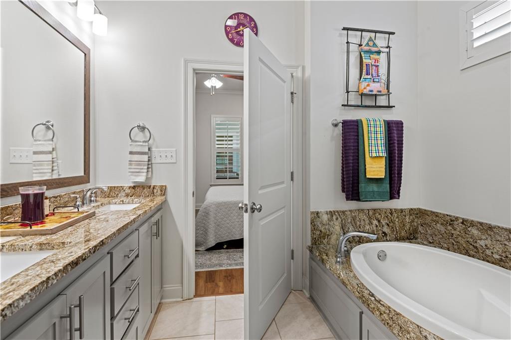 Covington, Louisiana 70433, United States, 3 Bedrooms Bedrooms, ,2 BathroomsBathrooms,Residential,Pending,198678