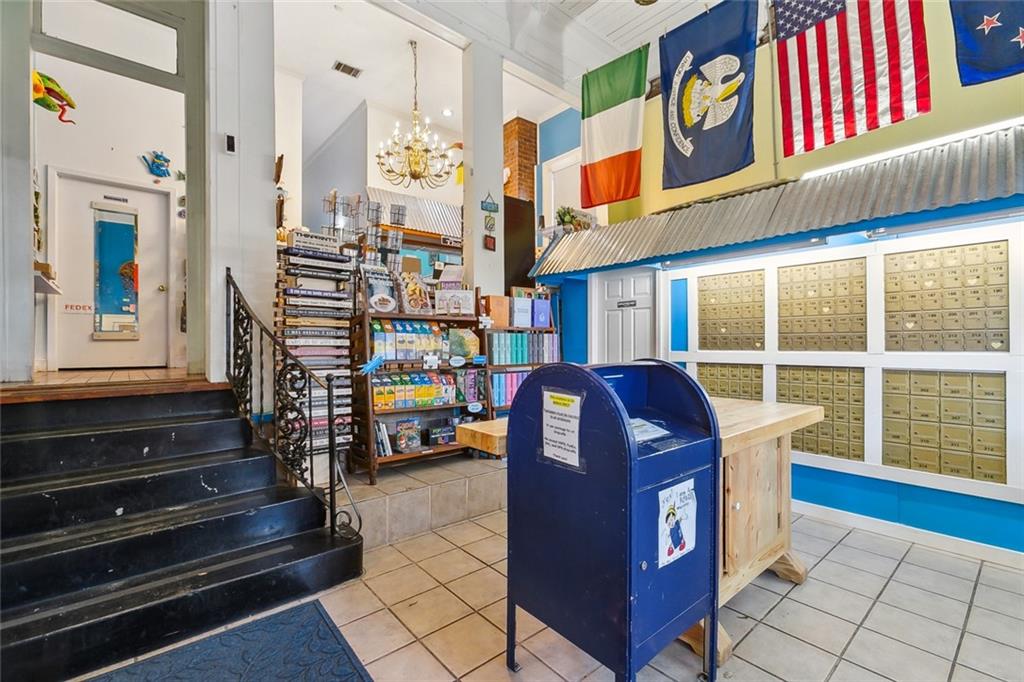 5206 MAGAZINE Street