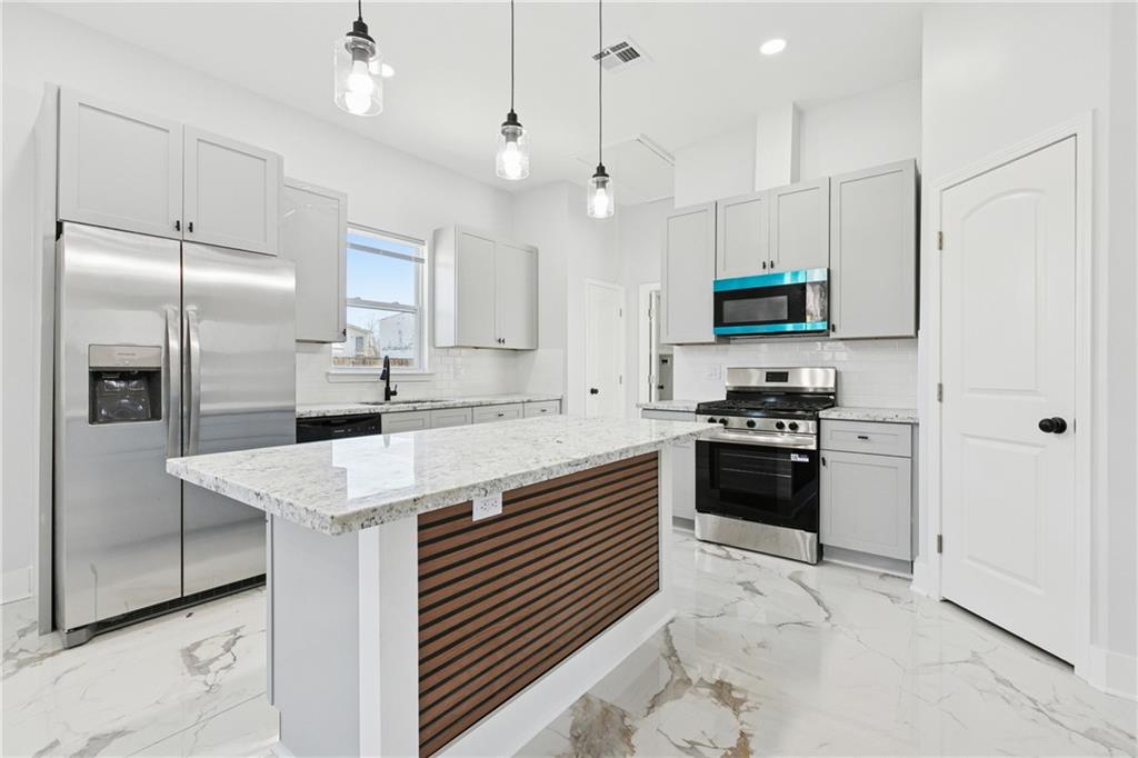 2509 RIVERBEND Road