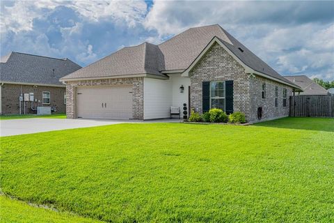 Photo of 13083 E COLES CREEK Loop, Hammond, LA 70403 (MLS # 2560775)