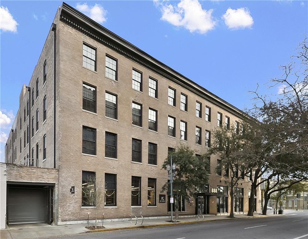 888 BARONNE Street PH 4