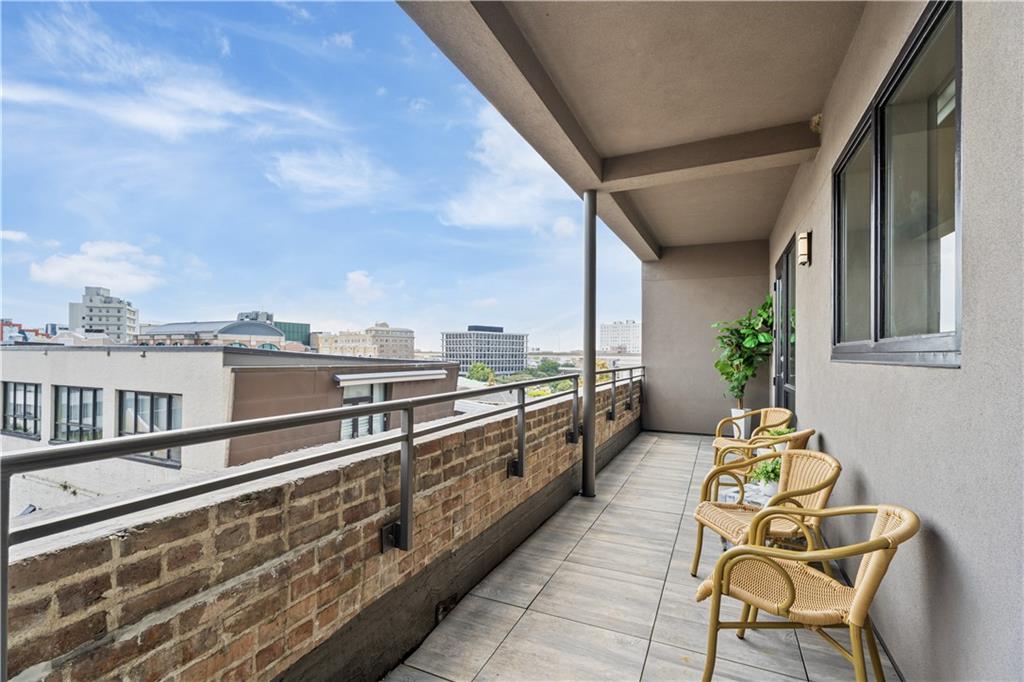 888 BARONNE Street PH 4