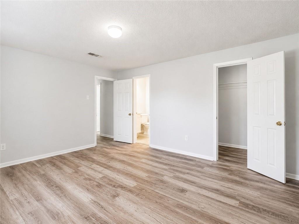 929 W MONTEREY Court