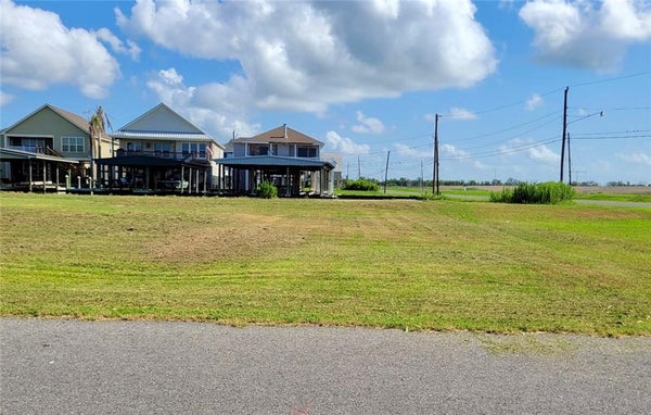 102 JUNIOR LN, PORT SULPHUR, LA 70083 - Image ee7fafe180f9849e2a8ca9afce57d4d8/3780961245