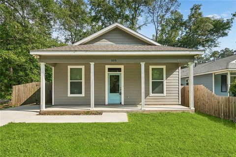 Photo of 503 E HORNSBY Street, Covington, LA 70433 (MLS # 2555498)