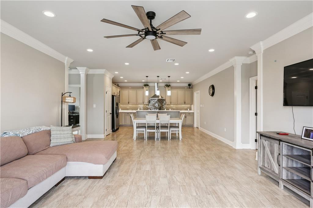 1100 MISSOURI Street