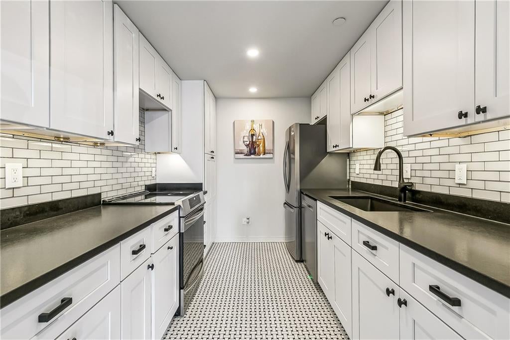 2100 ST.CHARLES Avenue 2A/N