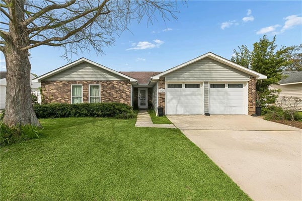 3741 ASHTON DR, DESTREHAN, LA 70047 - Image eee90c3533b62a2fc1d2ccafaff5340e/3437531375