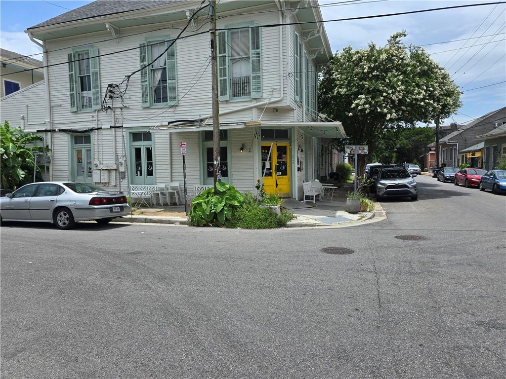 2440 CHARTRES Street