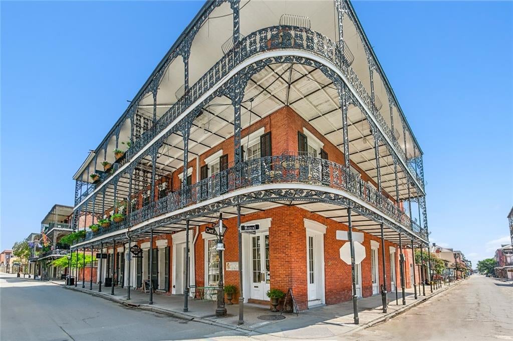 900 ROYAL Street
