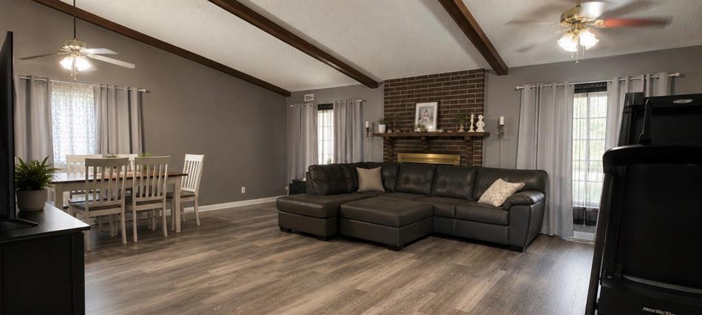 402 LONGLEAF Drive