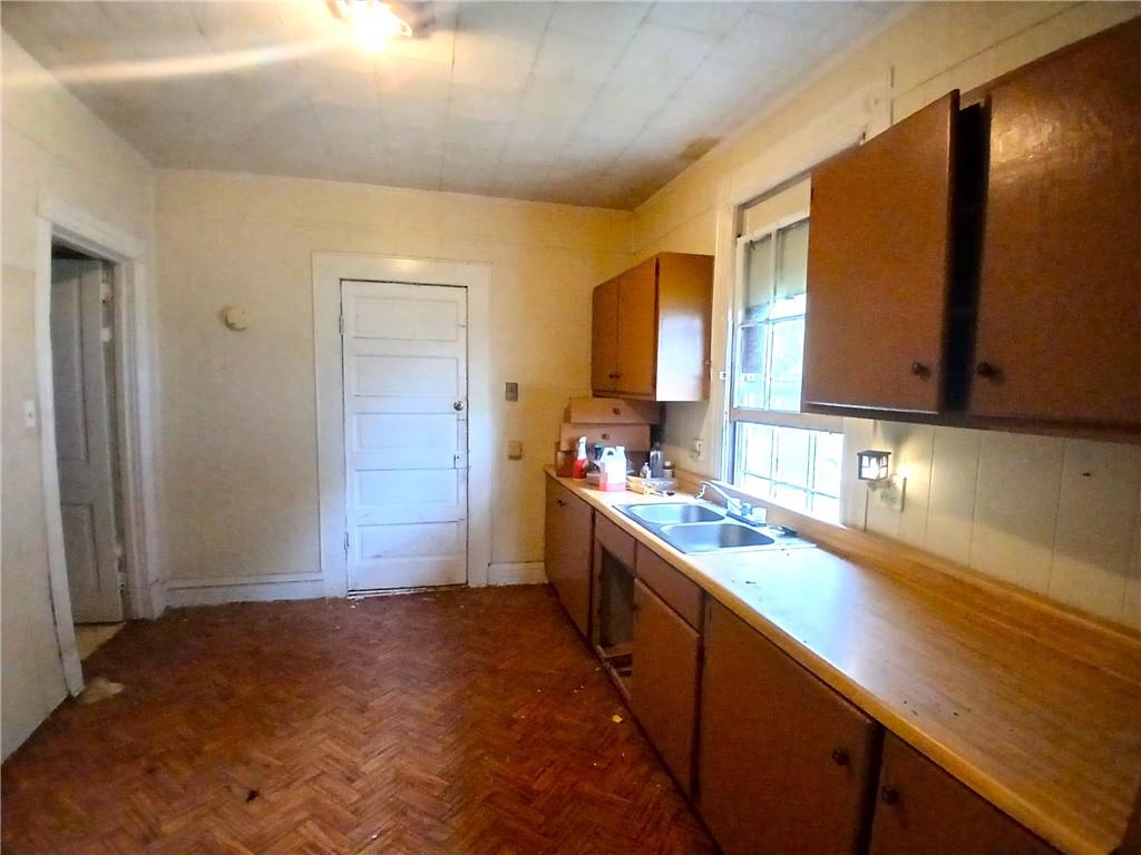 1017 AVENUE D Avenue