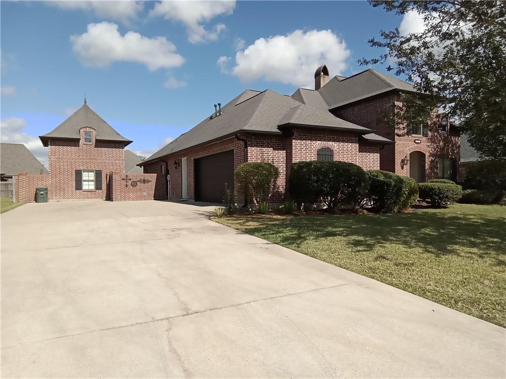 Photo 1 of 47 — 1020 REMINGTON Lane, Lake Charles, LA 70605