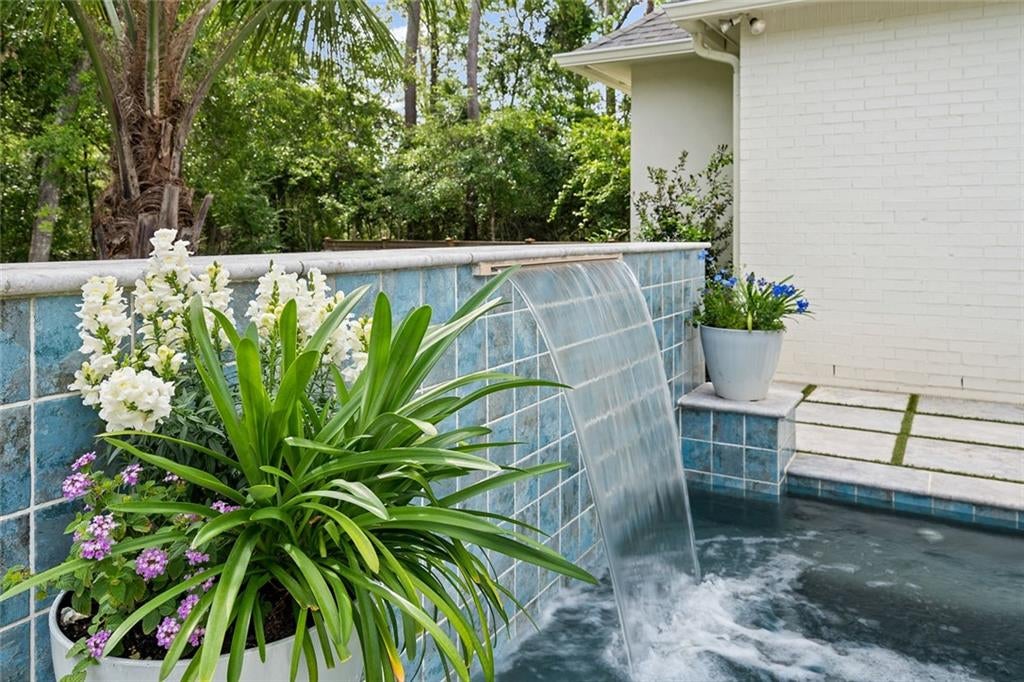 1012 OX BOW Court