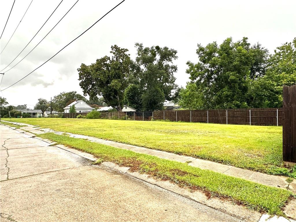 4221 MORRIS Place