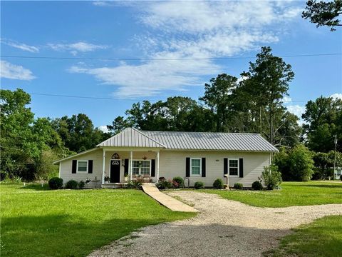 Photo of 15538 WADESBORO Road, Ponchatoula, LA 70454 (MLS # 2558987)