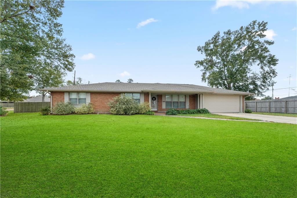 Photo 1 of 27 — 1003 W UNIVERSITY Avenue, Hammond, LA 70401