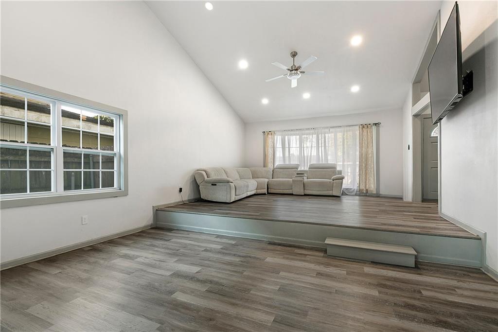 868 FAIRFIELD Avenue