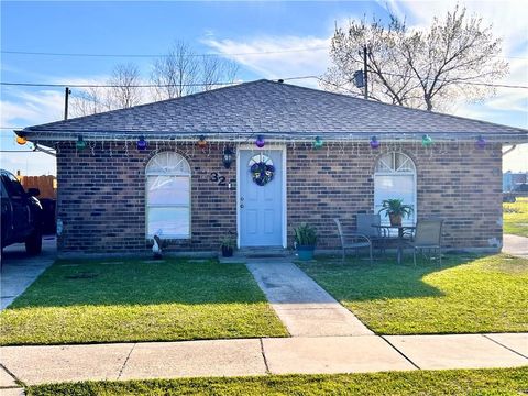 30 32 S PHILLIP Court Chalmette LA 70043