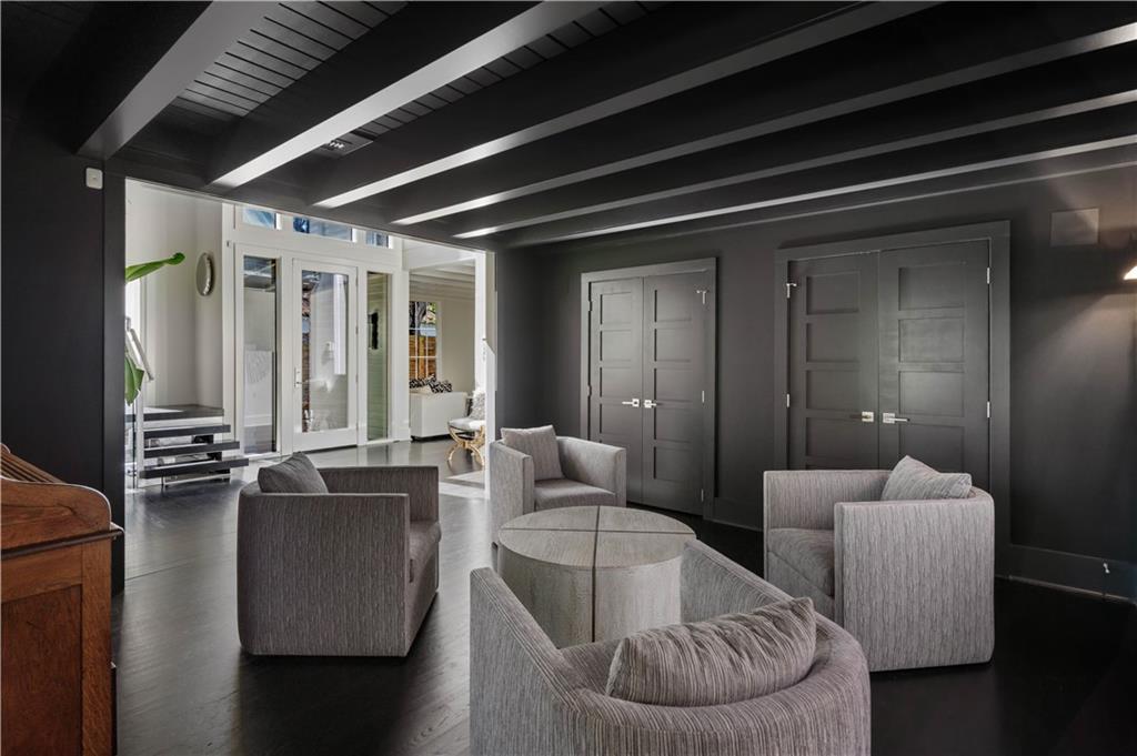 309 S JAHNCKE Avenue