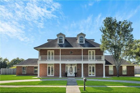 2104 EMILIE OAKS Drive Meraux LA 70075