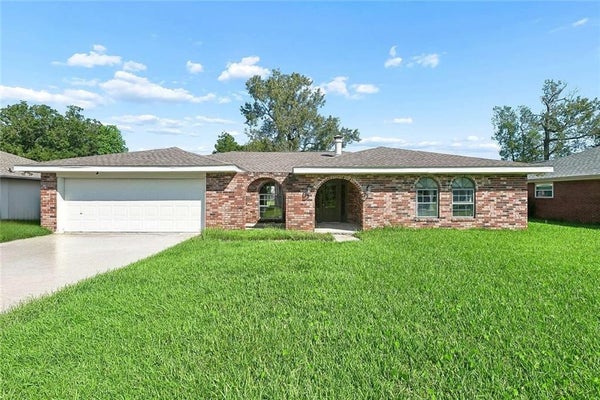 231 SOMERSET ST, LA PLACE, LA 70068 - Image f0694f9ec3e9d95ea87b3a2806b1956b/684802446