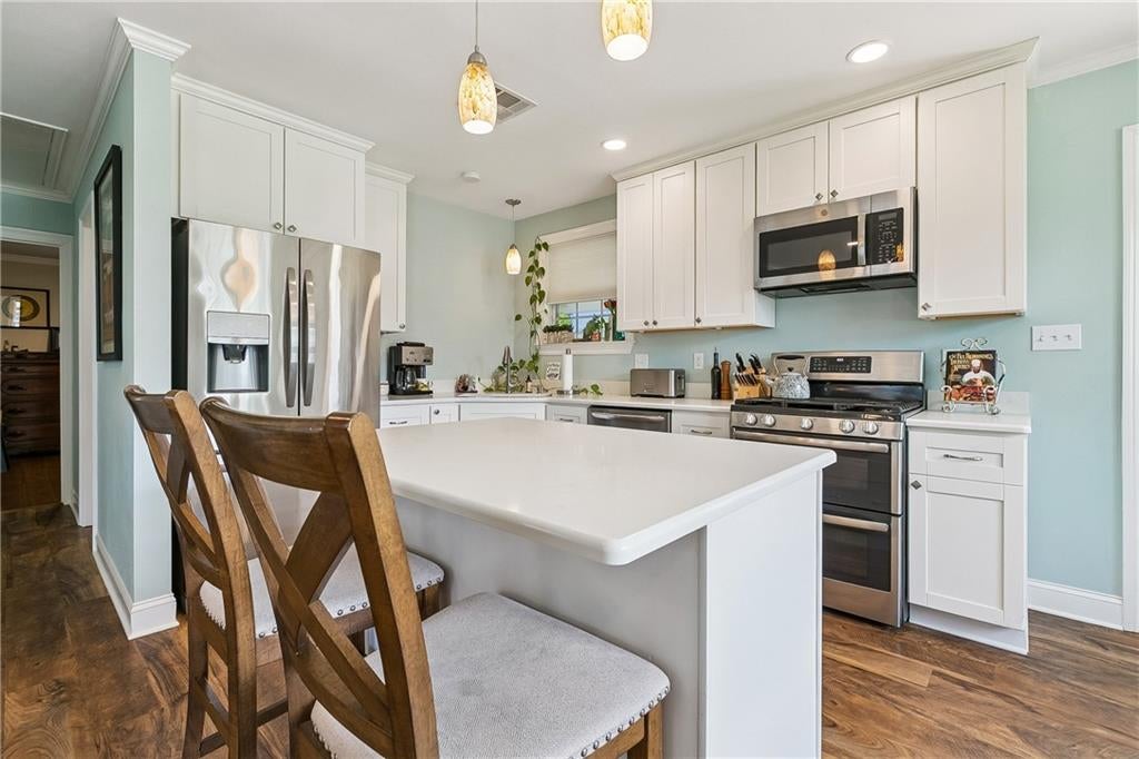 284 W SHANNON Lane