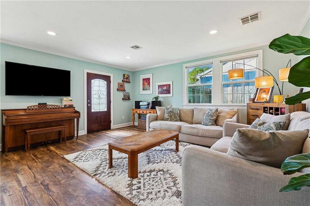284 W SHANNON Lane