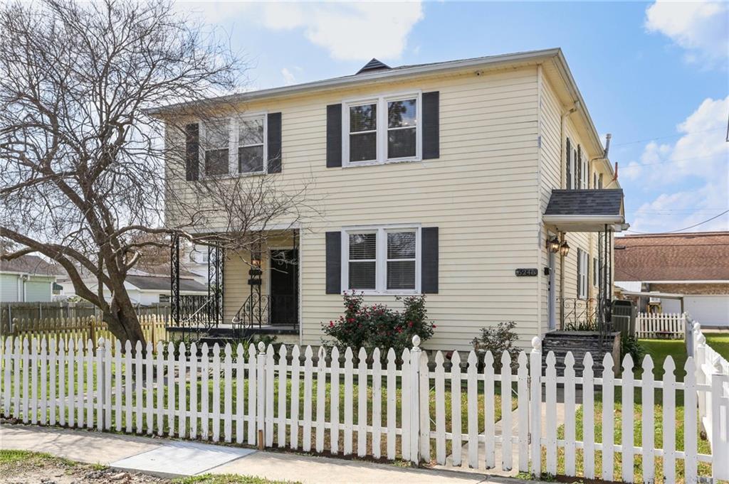 6244 46 MARSHAL FOCH Street