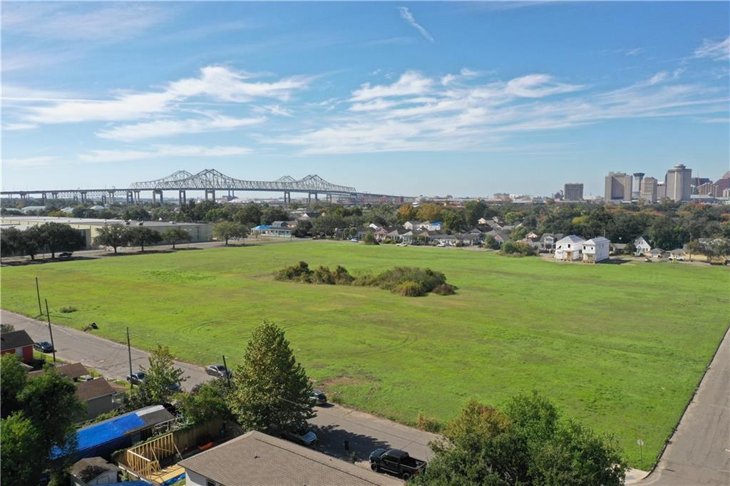 Photo 2 of 8 of 541 THAYER Street land