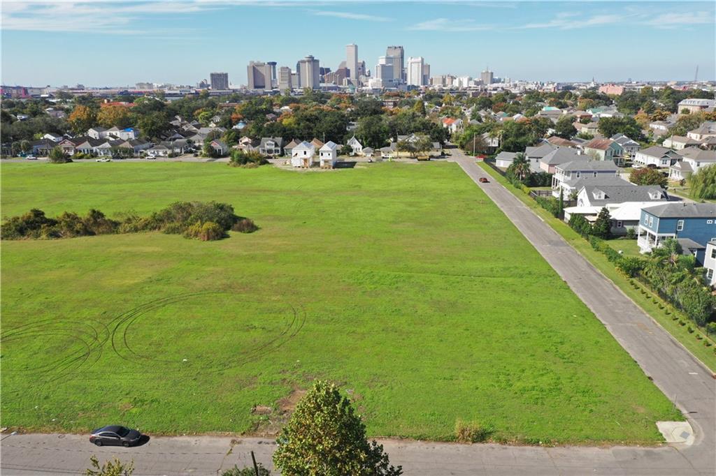 Photo 3 of 8 of 541 THAYER Street land