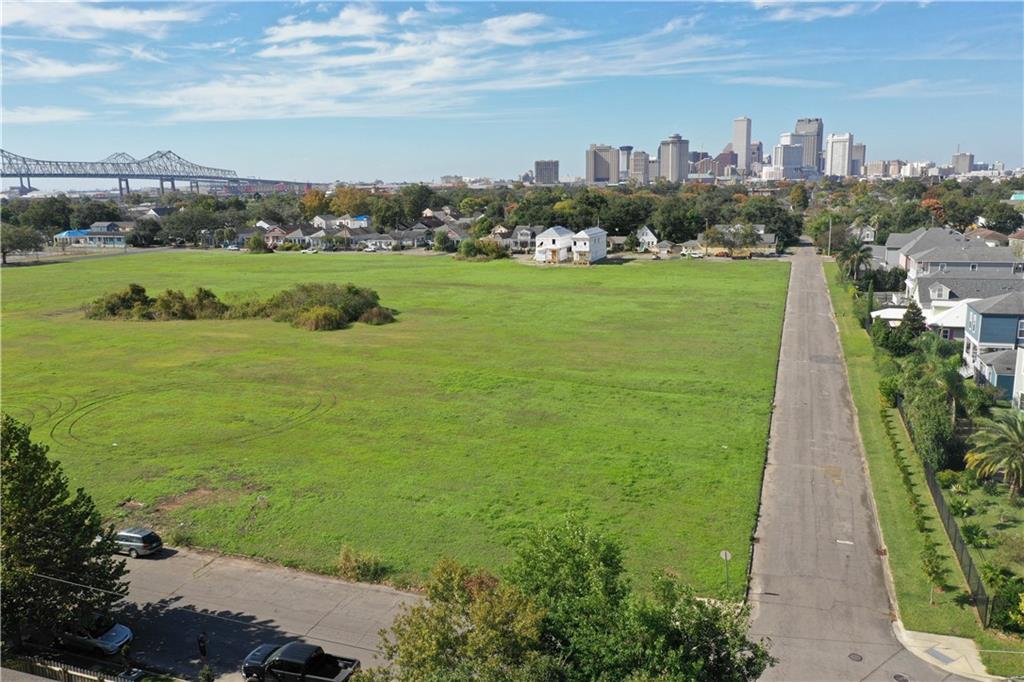 Photo 7 of 8 of 541 THAYER Street land