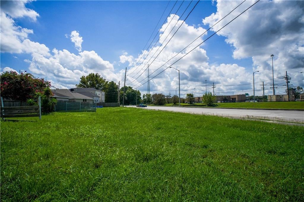 2120 MARDI GRAS Boulevard