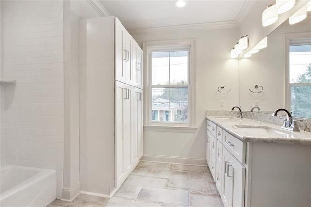 New Orleans, Louisiana 70118, United States, 6 Bedrooms Bedrooms, ,5 BathroomsBathrooms,Residential,Active,220808