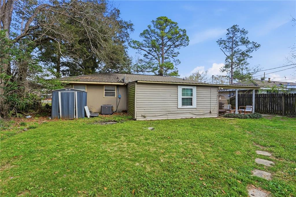 472 FOUTAINBLEAU Drive