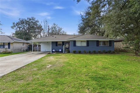 472 FOUTAINBLEAU Drive Baton Rouge LA 70819