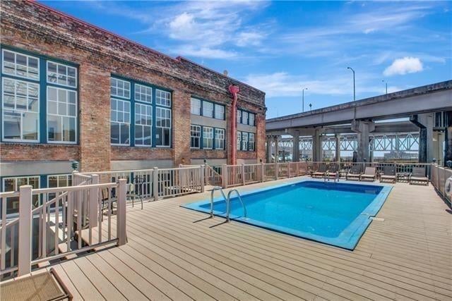 1111 S PETERS Street 218