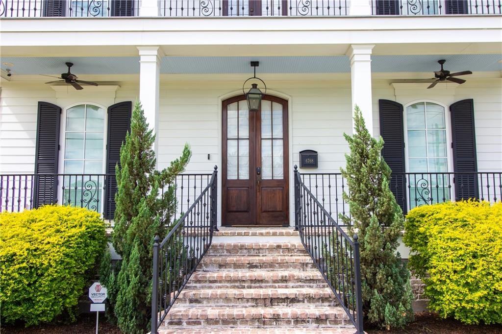 6768 PONTCHARTRAIN Boulevard