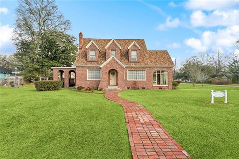 727 VIRGINIA Avenue Bogalusa LA 70427