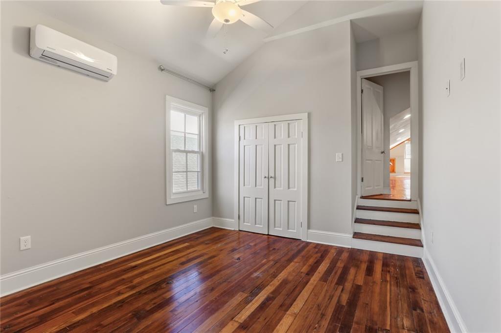 New Orleans, Louisiana 70130, United States, 6 Bedrooms Bedrooms, ,5 BathroomsBathrooms,Residential,Pending,59749
