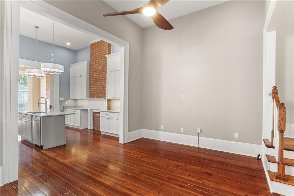 New Orleans, Louisiana 70130, United States, 6 Bedrooms Bedrooms, ,5 BathroomsBathrooms,Residential,Pending,59749
