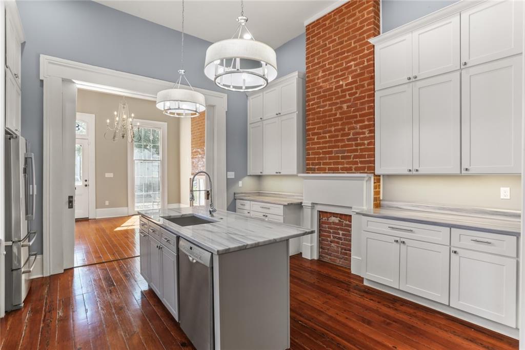 New Orleans, Louisiana 70130, United States, 6 Bedrooms Bedrooms, ,5 BathroomsBathrooms,Residential,Pending,59749