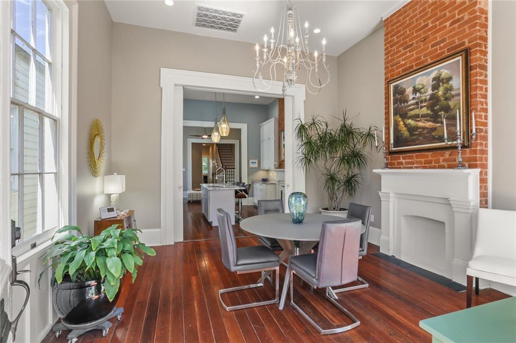 New Orleans, Louisiana 70130, United States, 6 Bedrooms Bedrooms, ,5 BathroomsBathrooms,Residential,Pending,59749