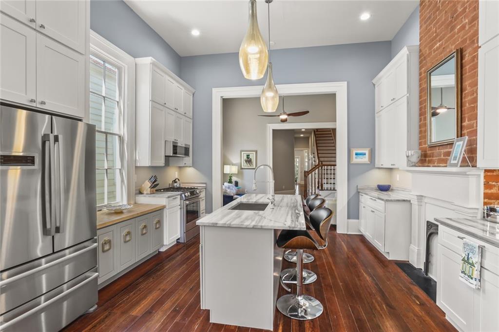 New Orleans, Louisiana 70130, United States, 6 Bedrooms Bedrooms, ,5 BathroomsBathrooms,Residential,Pending,59749