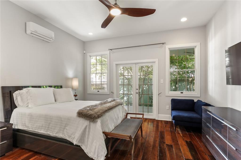 New Orleans, Louisiana 70130, United States, 6 Bedrooms Bedrooms, ,5 BathroomsBathrooms,Residential,Pending,59749