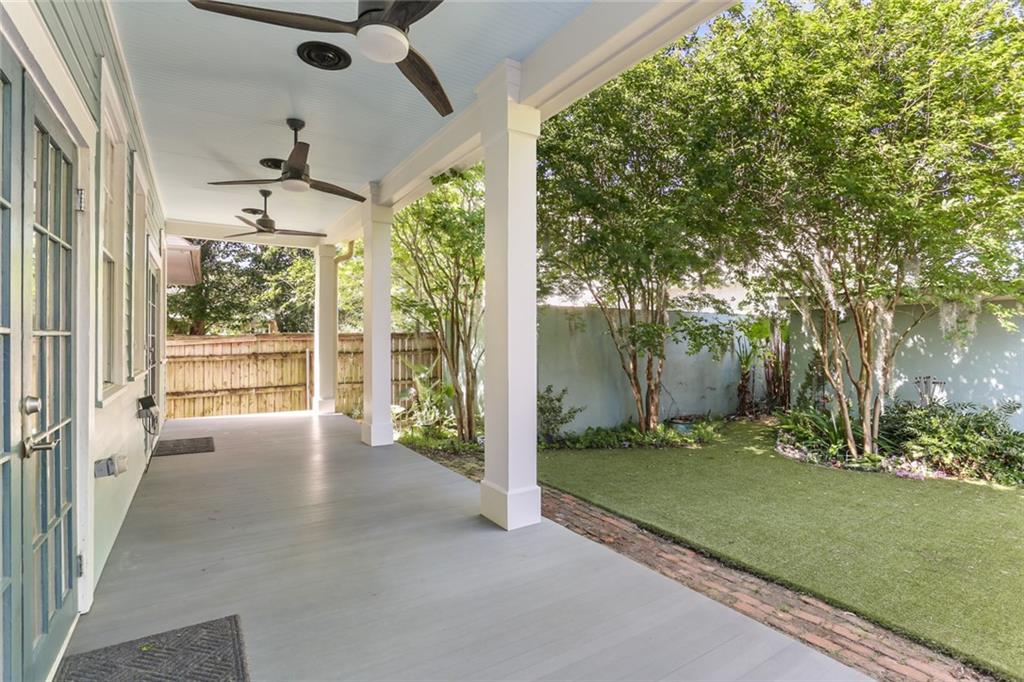 New Orleans, Louisiana 70130, United States, 6 Bedrooms Bedrooms, ,5 BathroomsBathrooms,Residential,Pending,59749